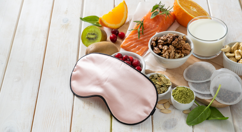 Cibi per dormire meglio con cena leggera e alimenti equilibrati